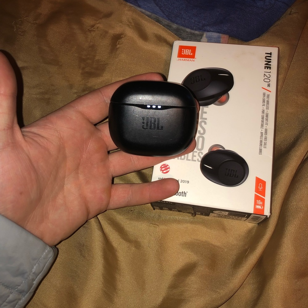 Jbl Tune 120 Bluetooth earbuds